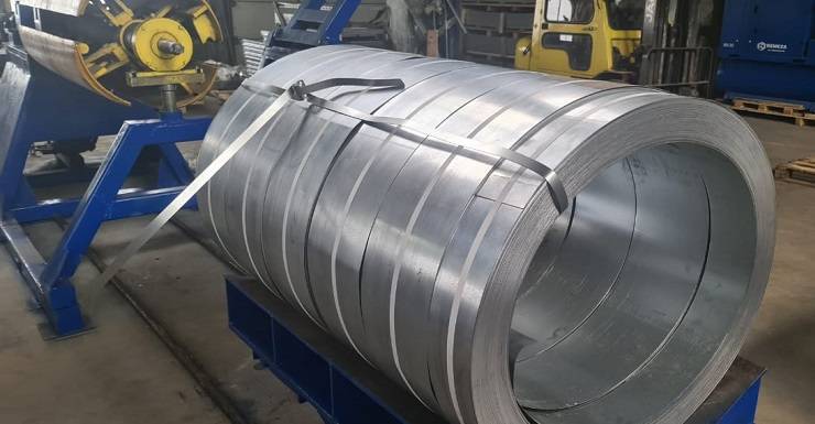 Резка рулонной стали на штрипсы